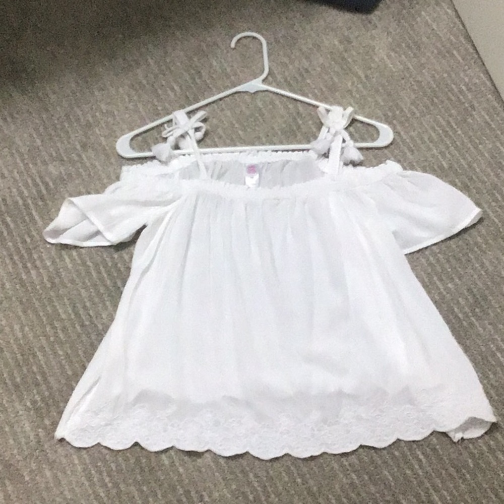 Girls off shoulder shirt